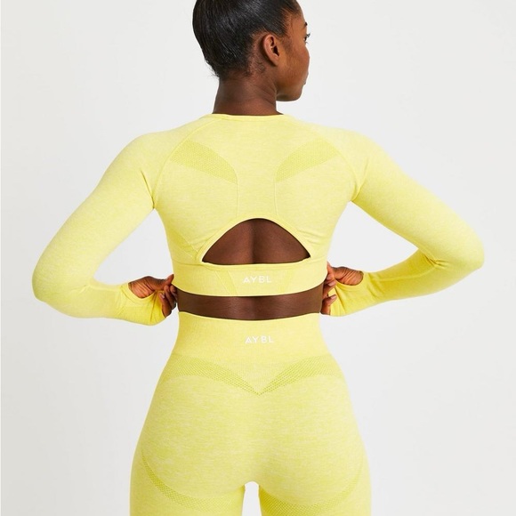 AYBL seamless long sleeve crop top yellow size medium with cut outs - Picture 2 of 7